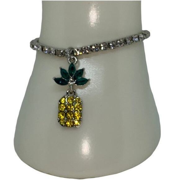 New NWT Silver-Tone Green Yellow Pineapple Rhinestone Beaded Stretch Bracelet - Picture 1 of 7
